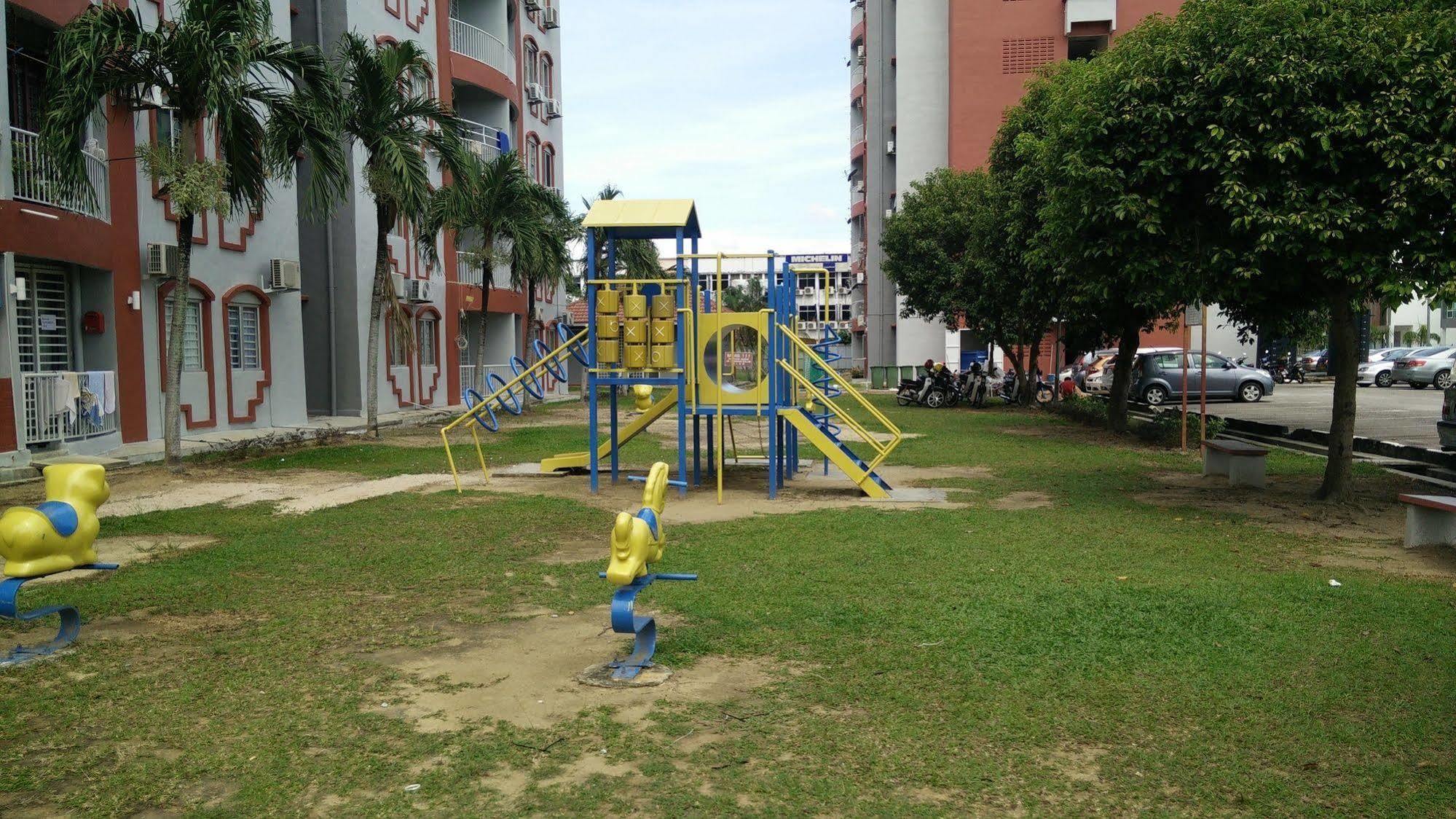 H&A Guest House Malacca Exteriör bild